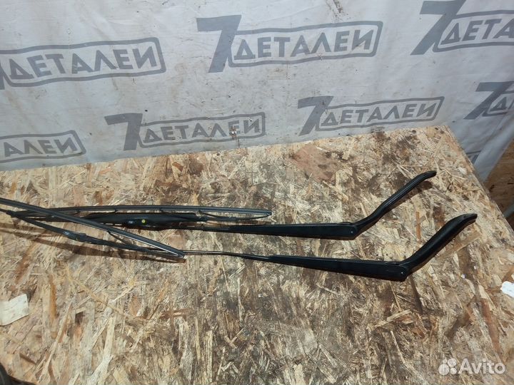 Поводок стеклоочистителя Ford Fusion 2007
