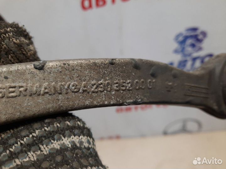 Рычаг подвески верхний задний левый Mercedes E350