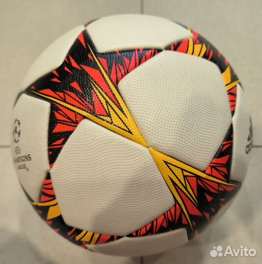 Футбольный мяч adidas champions league 2014/2015