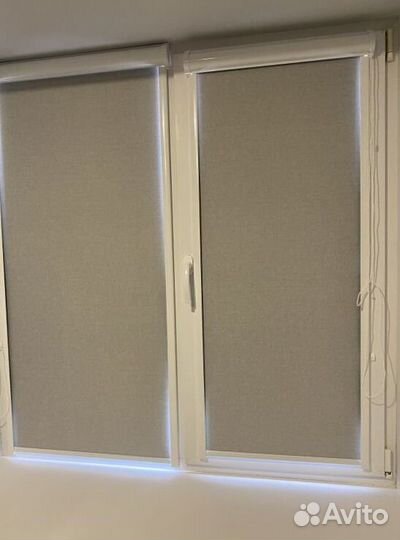 Рулонные шторы блэкаут в коробе D7730