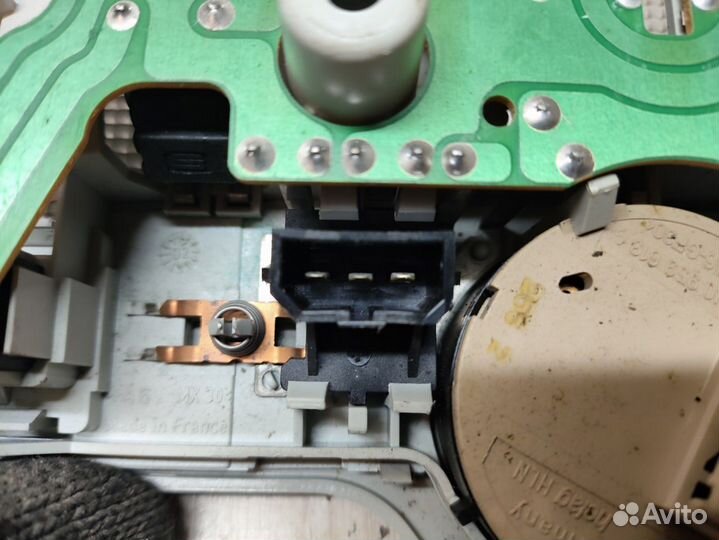 Б/У Плафон салонный передний / под люк#001