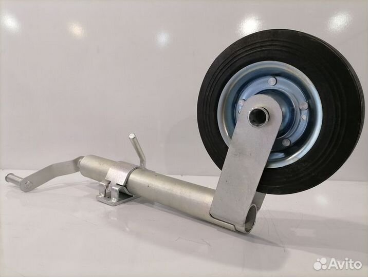 Опорное колесо прицепа