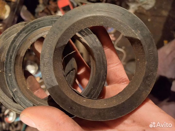 Сальники 65х90х10