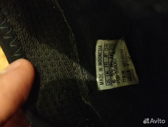 Футбольные бутсы adidas predator