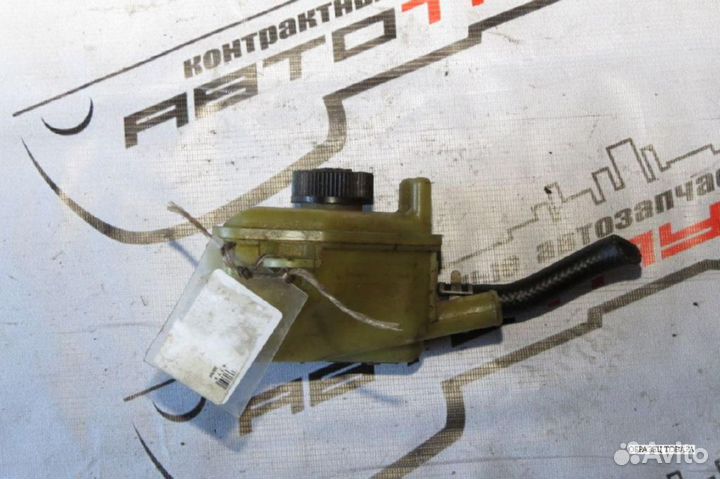 Бачок гур mazda ford demio festiva DW3W DW5W