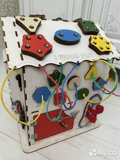 Бизиборд домик