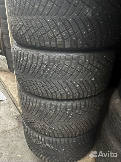Michelin X-Ice North 4 SUV 275/40 R21 и 305/35 R21