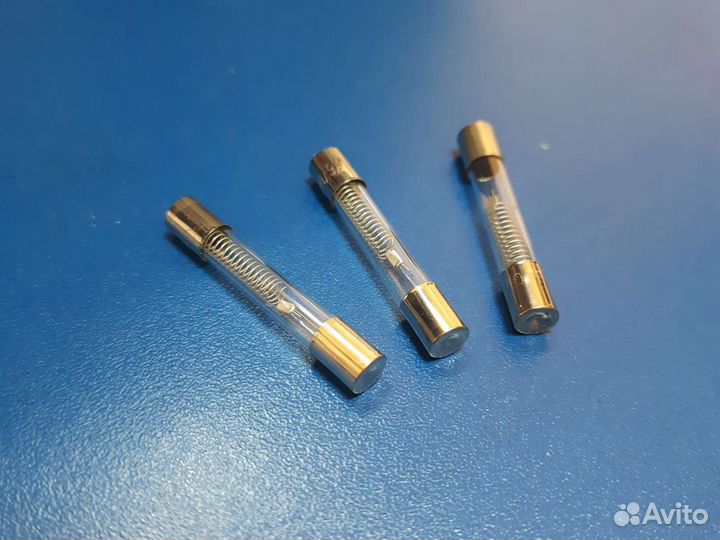 Предохранитель высоковольтный 0.9 а 5KV для свч