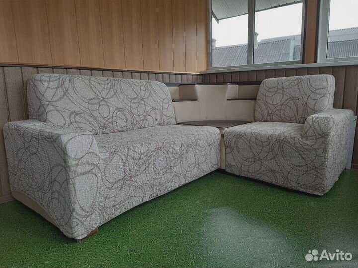 Продам угловой диван бу