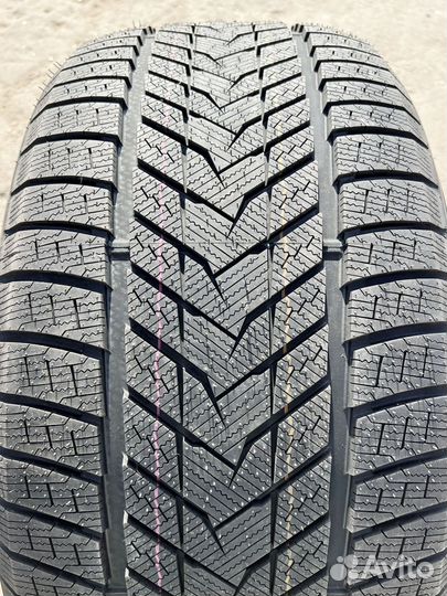 Sonix WinterXPro 999 315/40 R21 129U