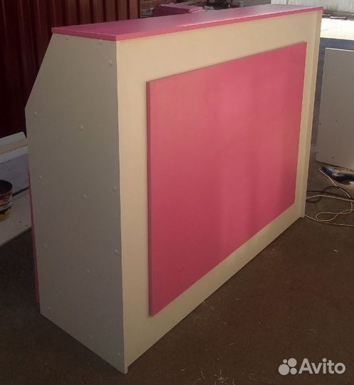 Прилавки, стеллажи, витрины для магазина