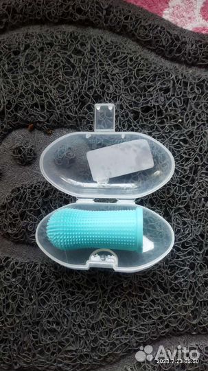 Зубная щётка новая в футляре