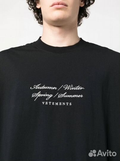 Классная футболка Vetements