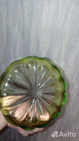 Ваза конфетница салатник зеленое стекло СССР