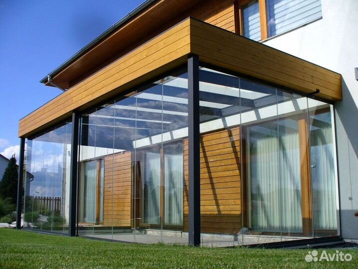 Безрамное остекление террасы, веранды, беседки