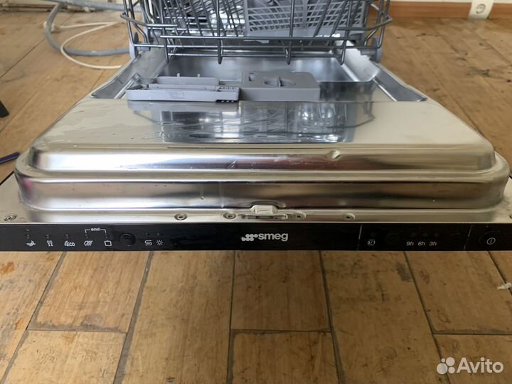 Посудомоечная машина / Smeg / 45 см