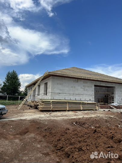 Бригада строителей