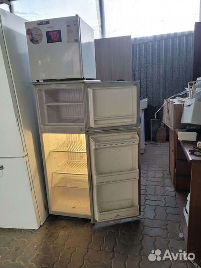 Холодильник Узкий