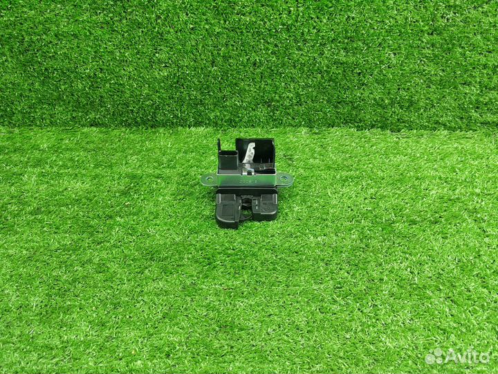 Замок крышки багажника Volkswagen Tiguan VAG