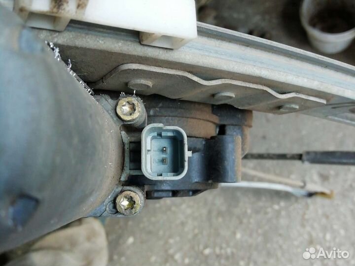 Стеклоподъемник Peugeot 206 купе