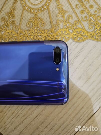 HONOR 10, 4/64 ГБ