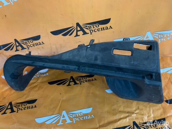 Держатель задней полки задний левый Ваз 2191