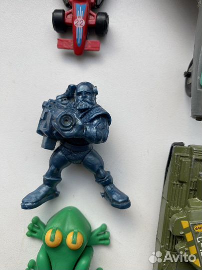 Игрушки 90х 2000х, битва фентези, космонавты