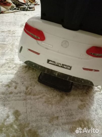 Машинка толокар с ручкой mercedes