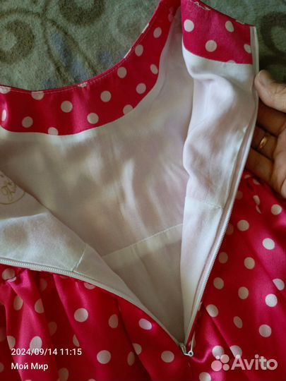 Новое атласное платье для девочки