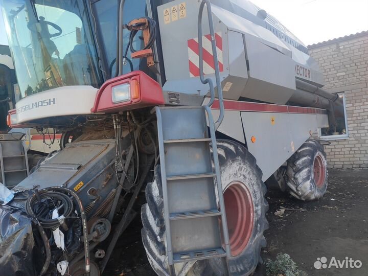 Комбайн Ростсельмаш Vector, 2011