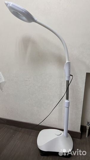 Лампа лупа напольная