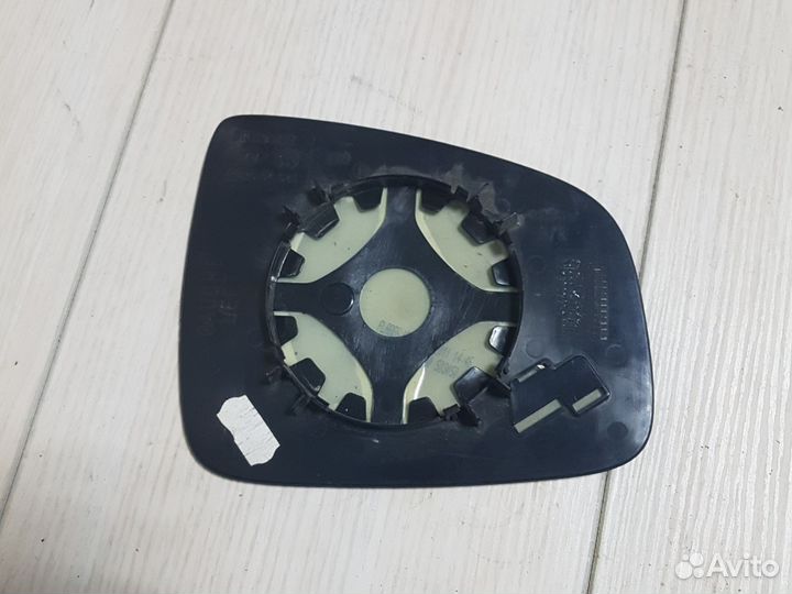 Зеркало левое Largus Logan Sandero Duster