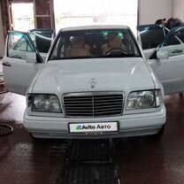 Mercedes-Benz W124 2.2 AT, 1992, 350 000 км, с пробегом, цена 480 000 руб.