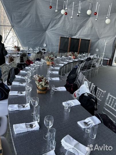 Столы Волна и стулья Кьявари в аренду в Уфе