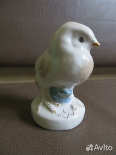 Фарфоровая статуэтка