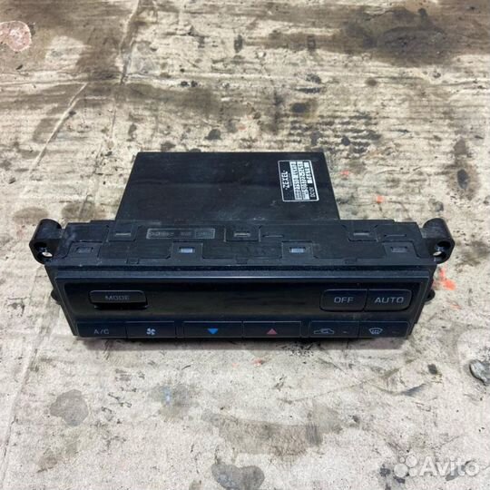 Блок управления отопителем Nissan Presea 2 R11 199