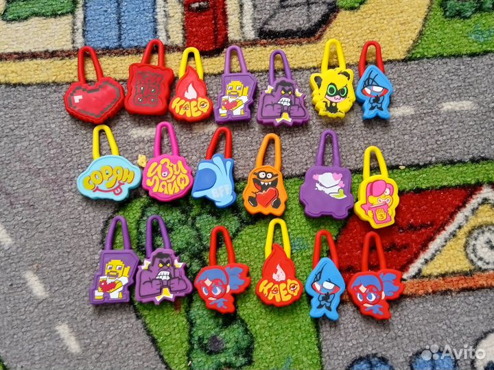 Брелоки резиновые 19 штук набор