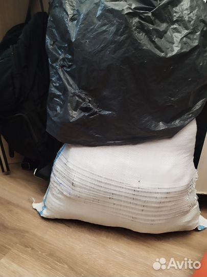 Отдам мешок вещей