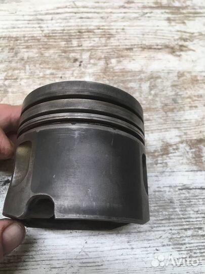 Б/У Поршень (2.5L TDI) VW LT II Transporter#002