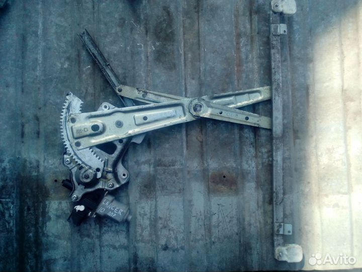 Стеклоподъемник Mitsubishi Lancer 10