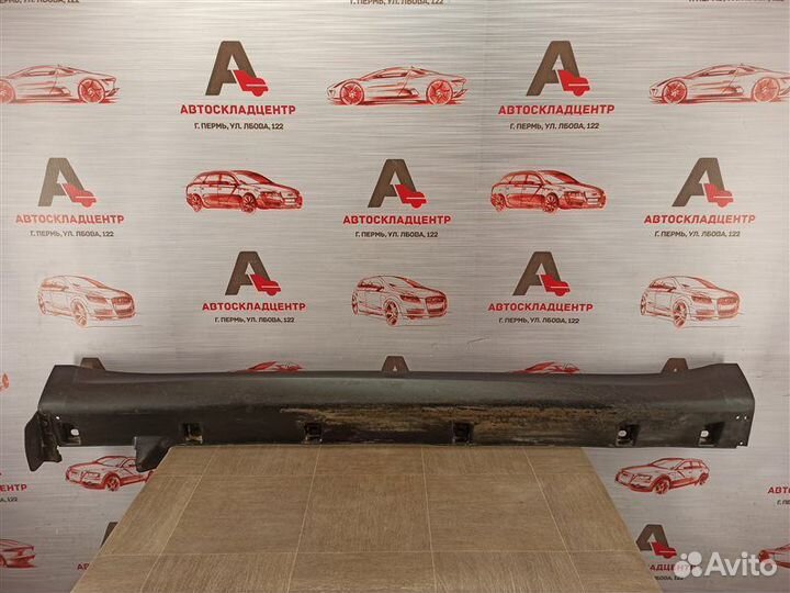 Накладка порога кузова - наружная облицовка правая