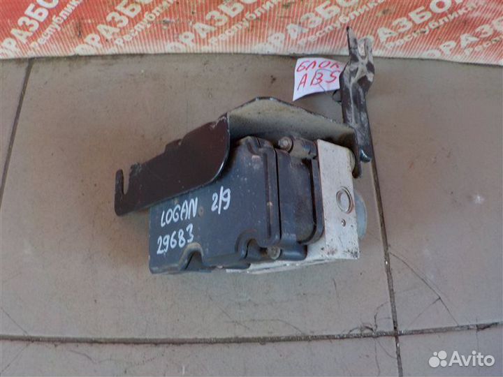 Блок абс Renault Logan L8MV K7M812 2018