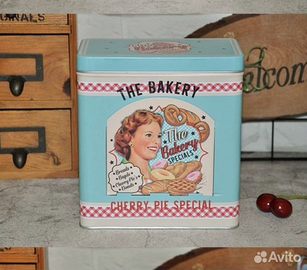 Банка для хранения в стиле ретро