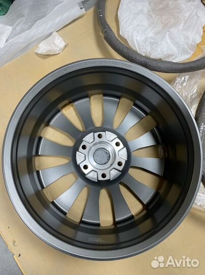 Кованые диски Toyota LC 300 R20 матовый графит