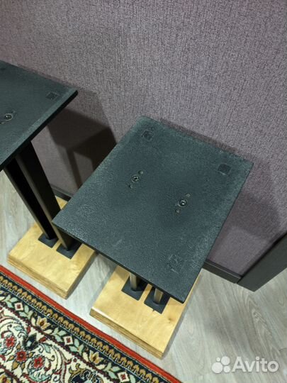 Стойки для студийных мониторов