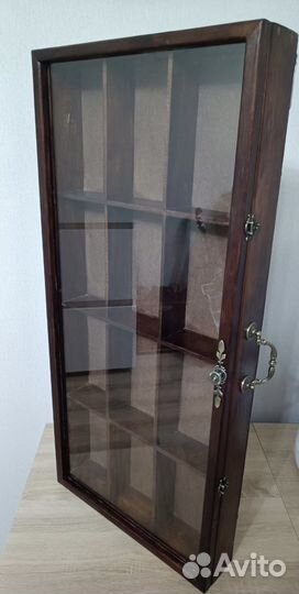 Витрина для колекции кукол,игрушек,статуэток