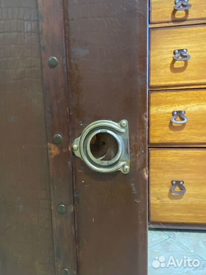 Чемодан-шкаф