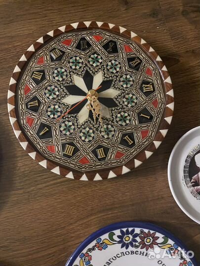 Продаю сувенирные старинные тарелки и статуэтки