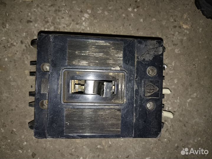 Продам автомат 250 А