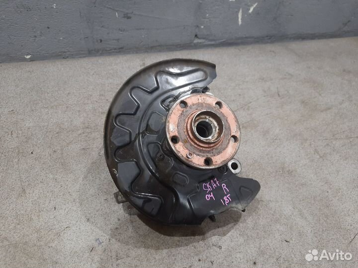 Правый поворотный кулак для 1.8 Skoda Octavia A7